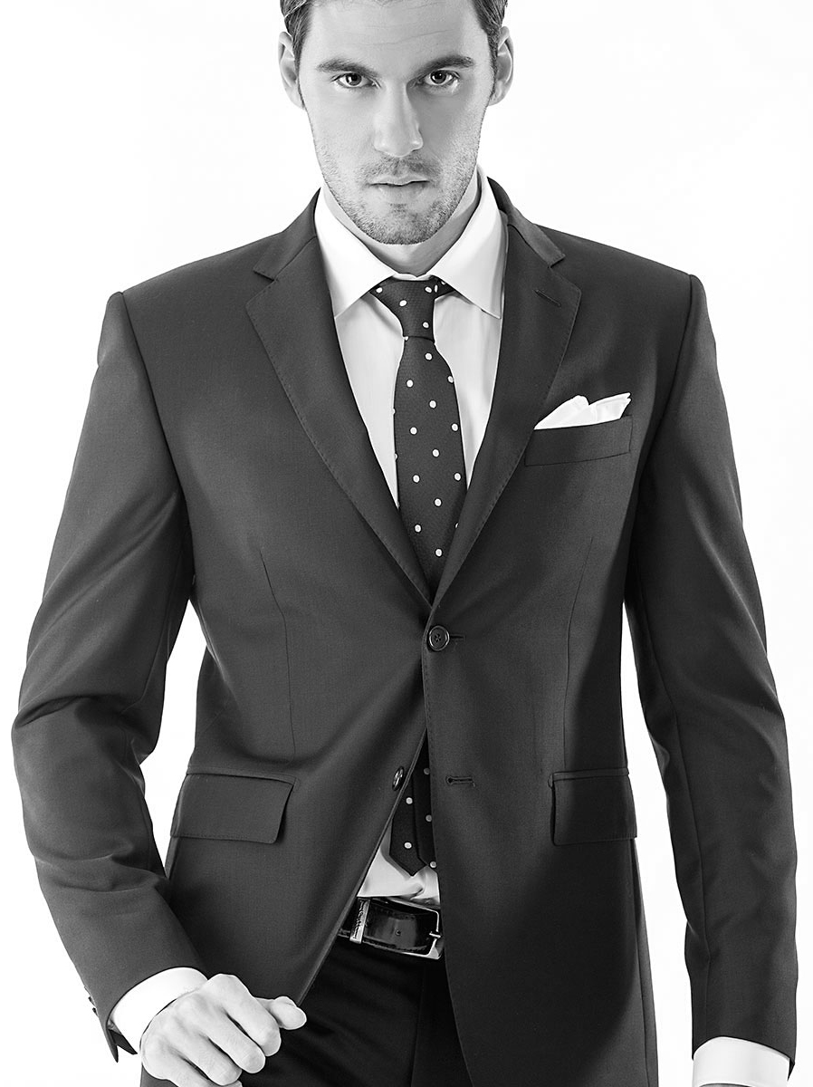 Moderno i elegantno muško poslovno odijelo